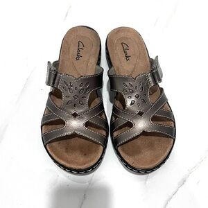 Clarks Brown Slide Sandals 6